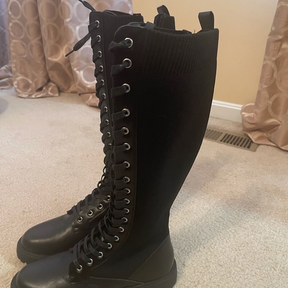 Size 12 Lace up boots, barely worn - Picture 5 of 7